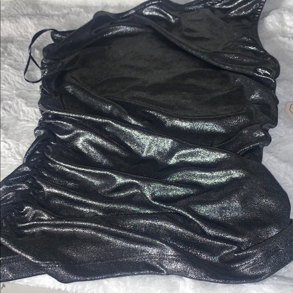 Elegant Black One-Shoulder Top - Picture 7 of 8